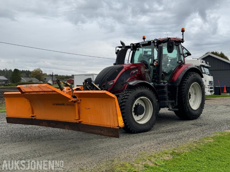 2016 Valtra T174E med Schmidt Tellefsdal U-LS 43.6 plog (2022), Valtra 76 frontlaster og betong lodd - Traktor: slika 1 2016 Valtra T174E med Schmidt Tellefsdal U-LS 43.6 plog (2022), Valtra 76 frontlaster og betong lodd - Traktor: slika 1