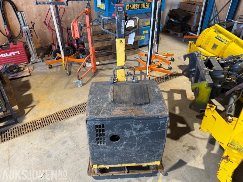 2017 Bomag BPR 100/80D vibroplate - 710kg. - Valjak: slika 5 2017 Bomag BPR 100/80D vibroplate - 710kg. - Valjak: slika 5