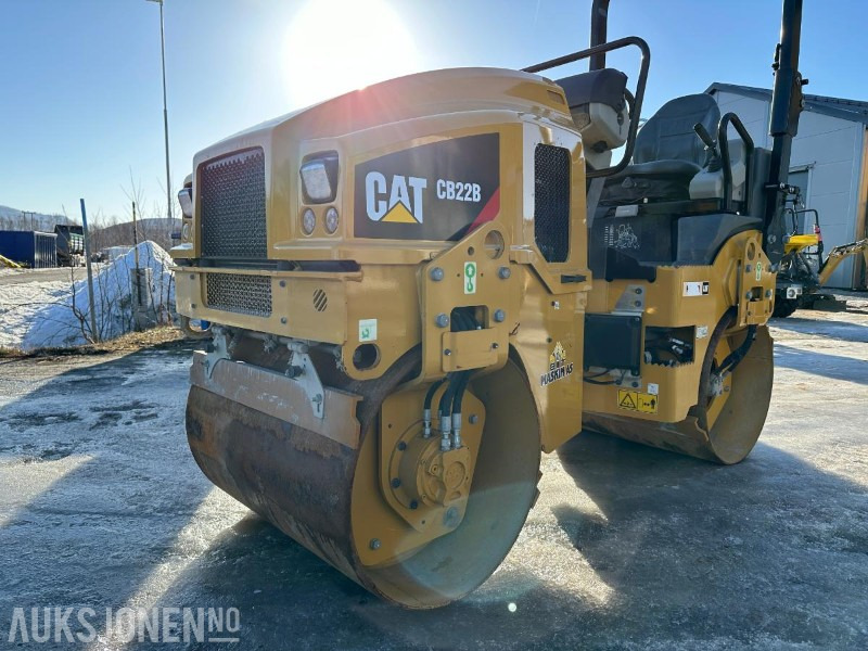 2017 CAT CB22B VIBRO VALS - 1678 Timer - Valjak: slika 1 2017 CAT CB22B VIBRO VALS - 1678 Timer - Valjak: slika 1