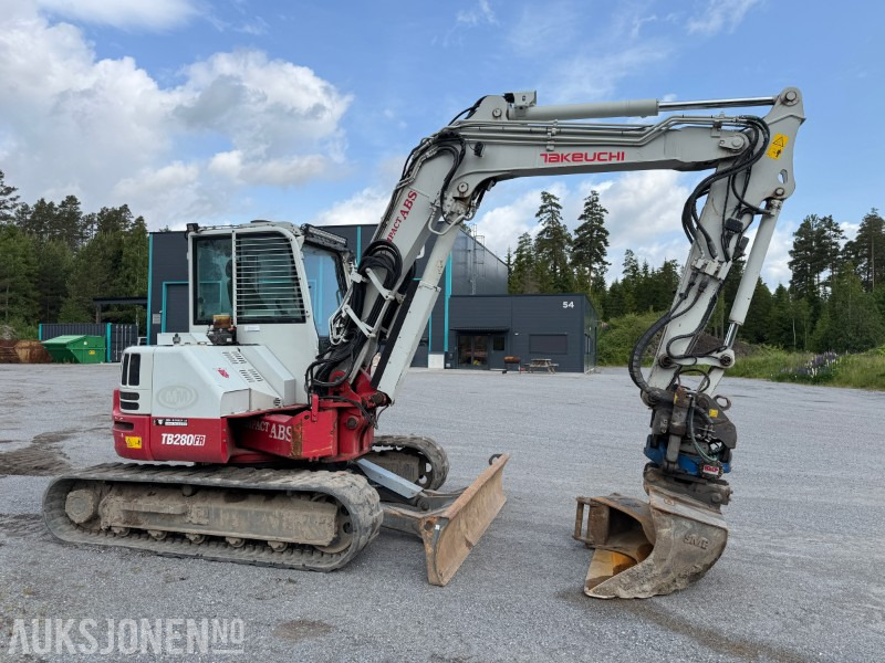 2018 Takeuchi TB280FR – 8,5-tonns gravemaskin med Side-to-Side Boom, tilt, sentralsmøring og 2 skuffer - Bager: slika 5 2018 Takeuchi TB280FR – 8,5-tonns gravemaskin med Side-to-Side Boom, tilt, sentralsmøring og 2 skuffer - Bager: slika 5