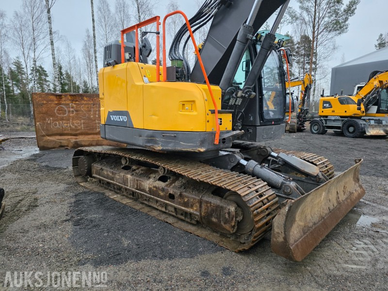 2018 Volvo ECR235EL 27 T gravemaskin rototilt med grip 7876 Timer - Bager: slika 4 2018 Volvo ECR235EL 27 T gravemaskin rototilt med grip 7876 Timer - Bager: slika 4