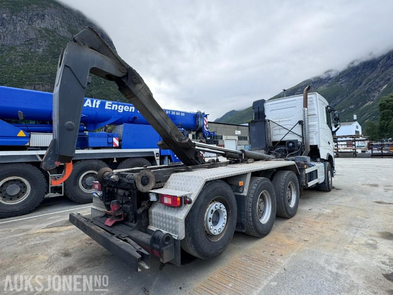 2018 Volvo FH 550 - 8x4 Tridem - Krokløft - Brøyterigget - 10 tonns framaksel - Sideplog - 20 tonns krok med knekk og fjernstyring - Kamion sa hidrauličnom kukom: slika 4 2018 Volvo FH 550 - 8x4 Tridem - Krokløft - Brøyterigget - 10 tonns framaksel - Sideplog - 20 tonns krok med knekk og fjernstyring - Kamion sa hidrauličnom kukom: slika 4