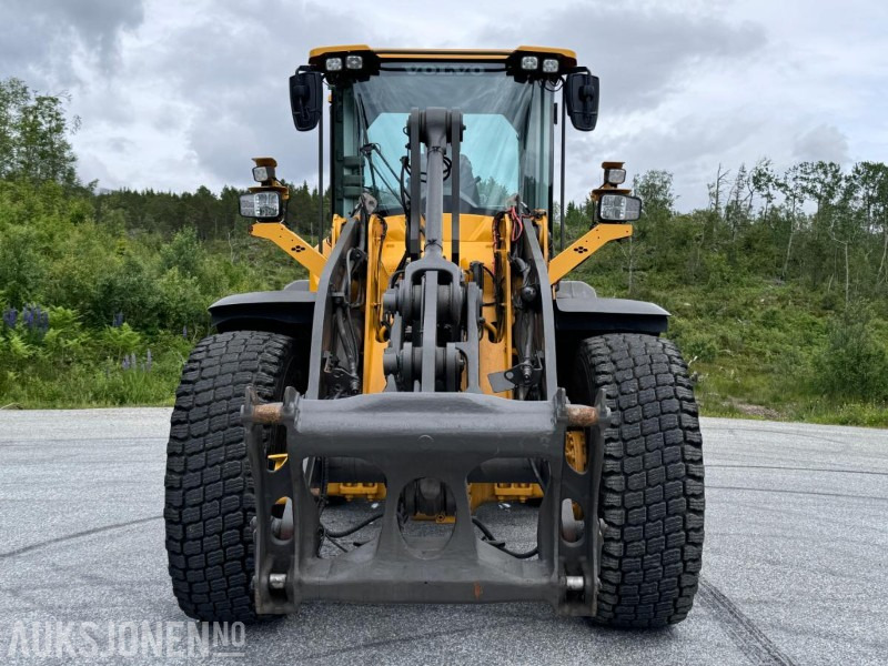 2018 Volvo L90H Hjullaster - Sentralsmøring - Hydraulisk redskapslås - Tilleggshydraulikk - Sertifiseres før salg - Utovarivač točkaš: slika 2 2018 Volvo L90H Hjullaster - Sentralsmøring - Hydraulisk redskapslås - Tilleggshydraulikk - Sertifiseres før salg - Utovarivač točkaš: slika 2