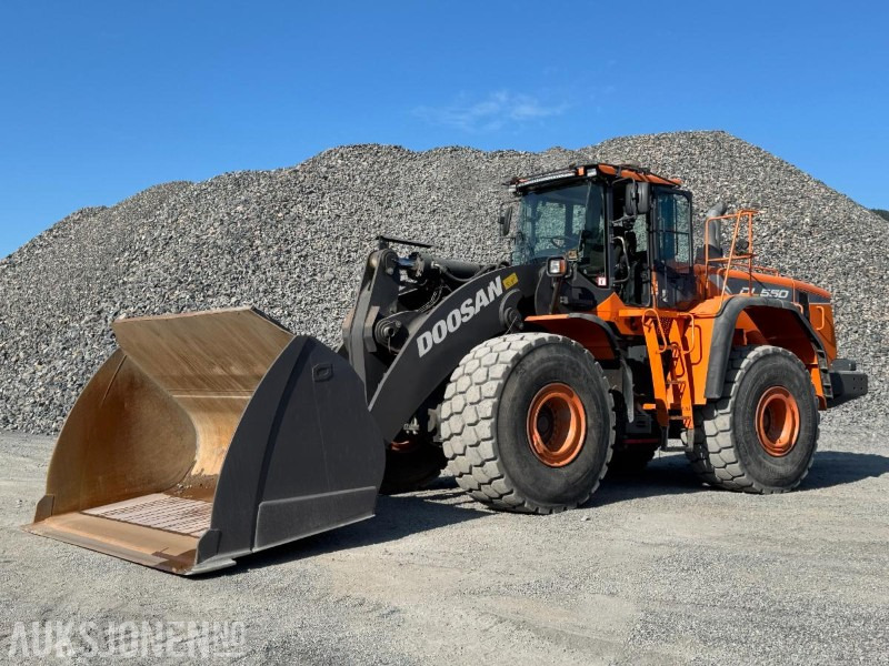 2019 Doosan DL550-5 hjullaster med skuffe / Spakstyring / Loadtronic vekt - Utovarivač točkaš: slika 2 2019 Doosan DL550-5 hjullaster med skuffe / Spakstyring / Loadtronic vekt - Utovarivač točkaš: slika 2