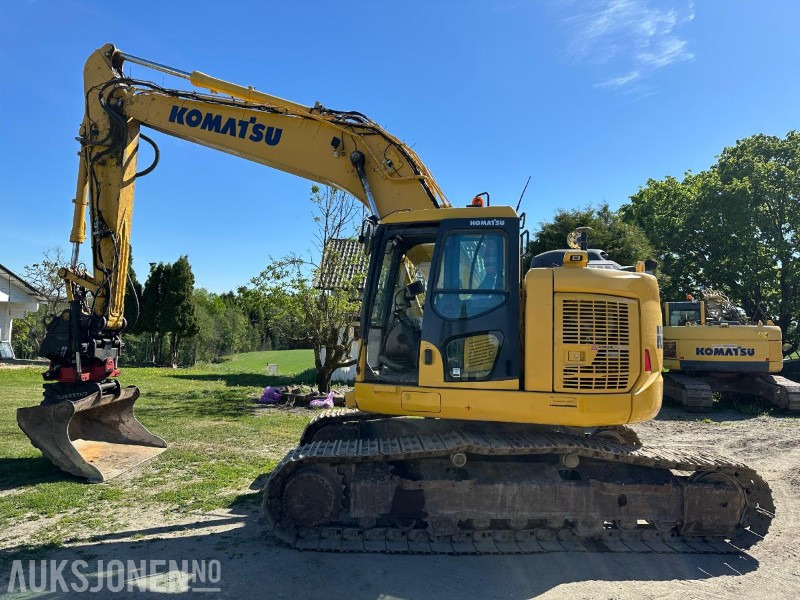 2019 Komatsu PC228USLC-11 - Gravemaskin - Tiltrotator R8 - Topcon GPS - 2skuffer - Sentralsmøring - 4467timer - Bager: slika 2 2019 Komatsu PC228USLC-11 - Gravemaskin - Tiltrotator R8 - Topcon GPS - 2skuffer - Sentralsmøring - 4467timer - Bager: slika 2