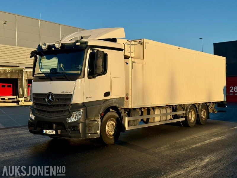 2019 Mercedes-Benz Actros 2545 L 6x2 Kjølebil - Eu-godkjent til 06/26 - Km: 193419 - Kamion sa zatvorenim sandukom: slika 1 2019 Mercedes-Benz Actros 2545 L 6x2 Kjølebil - Eu-godkjent til 06/26 - Km: 193419 - Kamion sa zatvorenim sandukom: slika 1