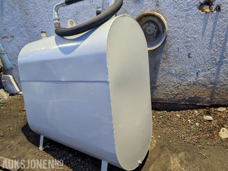 2019 Ubrukt diesel tanke, med brukt pumpe - Građevinska oprema: slika 1 2019 Ubrukt diesel tanke, med brukt pumpe - Građevinska oprema: slika 1