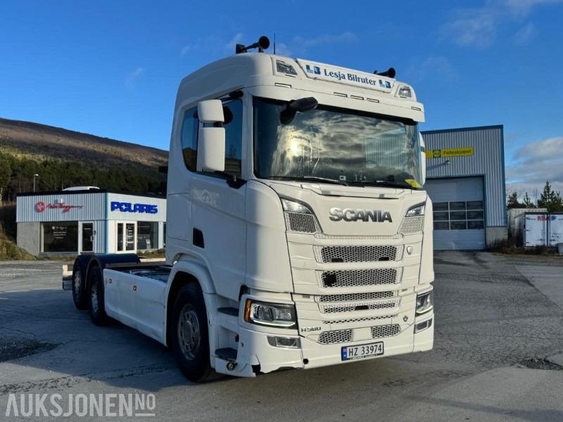 2020 Scania R580 CHASSIS, V8, EURO 6, SVING AKSEL 3, DIESELVARMER, - Kamion sa golom šasijom i zatvorenom kabinom: slika 3 2020 Scania R580 CHASSIS, V8, EURO 6, SVING AKSEL 3, DIESELVARMER, - Kamion sa golom šasijom i zatvorenom kabinom: slika 3