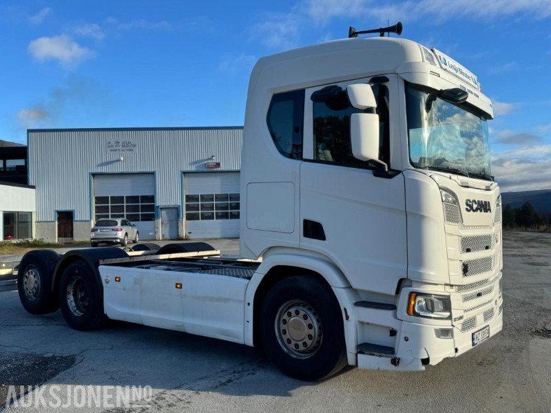 2020 Scania R580 CHASSIS, V8, EURO 6, SVING AKSEL 3, DIESELVARMER, - Kamion sa golom šasijom i zatvorenom kabinom: slika 4 2020 Scania R580 CHASSIS, V8, EURO 6, SVING AKSEL 3, DIESELVARMER, - Kamion sa golom šasijom i zatvorenom kabinom: slika 4