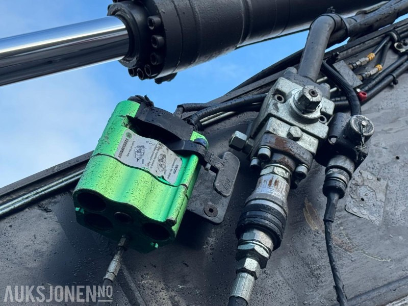 Bager guseničar 2020 Volvo ECR 235EL Gravemaskin - S70 feste - Pusskuffe - Sentralsmøring - bunkringspumpe - Tiltrotator - Pusskuffe - Sertifisert: slika 15 Bager guseničar 2020 Volvo ECR 235EL Gravemaskin - S70 feste - Pusskuffe - Sentralsmøring - bunkringspumpe - Tiltrotator - Pusskuffe - Sertifisert: slika 15