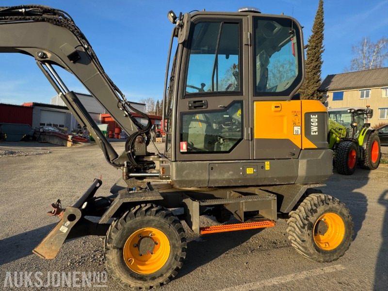 2020 Volvo EW60E HJULGRAVER MED TOLTROTATOR OG 2 SKUFFER - Bager: slika 2 2020 Volvo EW60E HJULGRAVER MED TOLTROTATOR OG 2 SKUFFER - Bager: slika 2