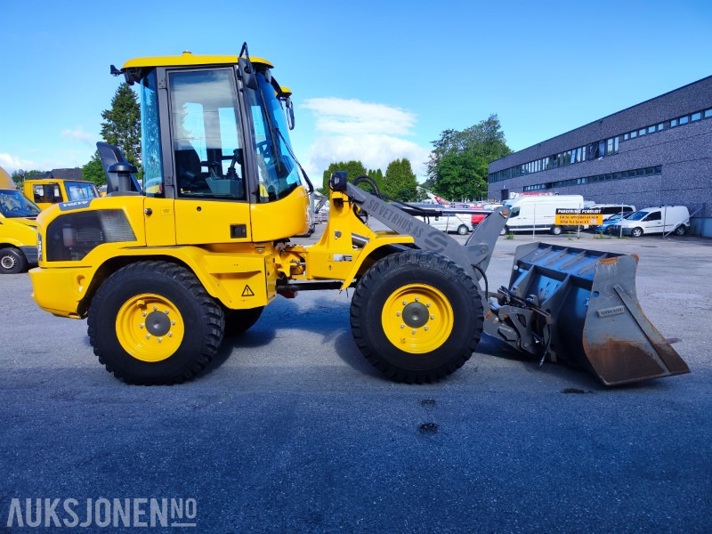 2022 Volvo L30GS – Komplett maskin - Lavt timetall - Feiekost - Vikeplog - Skuff - Gafler - Utovarivač točkaš: slika 5 2022 Volvo L30GS – Komplett maskin - Lavt timetall - Feiekost - Vikeplog - Skuff - Gafler - Utovarivač točkaš: slika 5