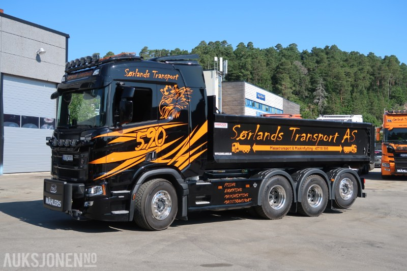 2024 Scania R590 8x4 brøyterigget krokbil m/ 24t JOAB krok - 12 000 km - serviceavtale - Kamion sa hidrauličnom kukom: slika 2 2024 Scania R590 8x4 brøyterigget krokbil m/ 24t JOAB krok - 12 000 km - serviceavtale - Kamion sa hidrauličnom kukom: slika 2