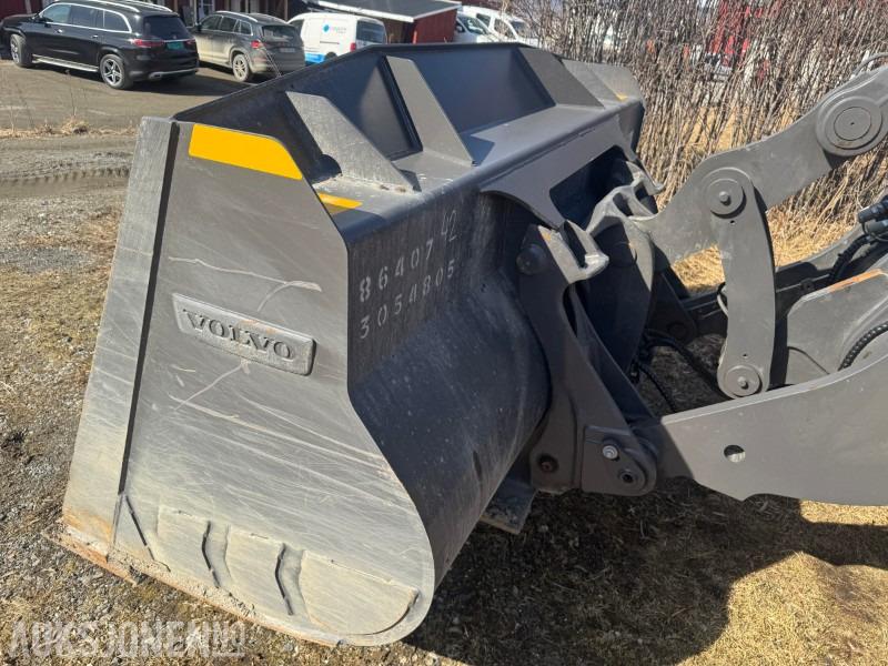 2024 Volvo L70H2 HJULLASTER MED SKUFFE, SETRALSMØRING, VEKT +++ KUN400 TIMER - Utovarivač točkaš: slika 4 2024 Volvo L70H2 HJULLASTER MED SKUFFE, SETRALSMØRING, VEKT +++ KUN400 TIMER - Utovarivač točkaš: slika 4