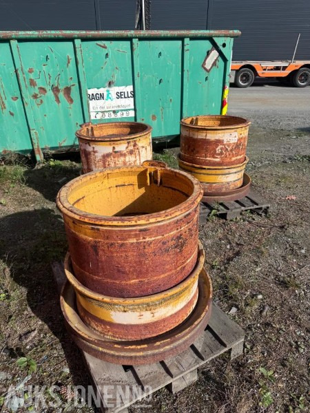 3 stk brede felger til Volvo A40 FFS (til 875/65-R29 dekk) - Građevinska oprema: slika 2 3 stk brede felger til Volvo A40 FFS (til 875/65-R29 dekk) - Građevinska oprema: slika 2