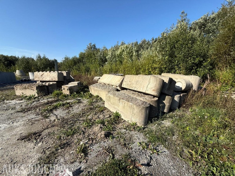 Betongblokker Samlet 24 stk inkl. Betongmur med sving - Građevinska oprema: slika 1 Betongblokker Samlet 24 stk inkl. Betongmur med sving - Građevinska oprema: slika 1
