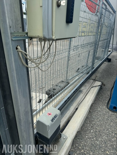 Bom for byggeplass med kortleser og appstyring - Građevinska oprema: slika 3 Bom for byggeplass med kortleser og appstyring - Građevinska oprema: slika 3