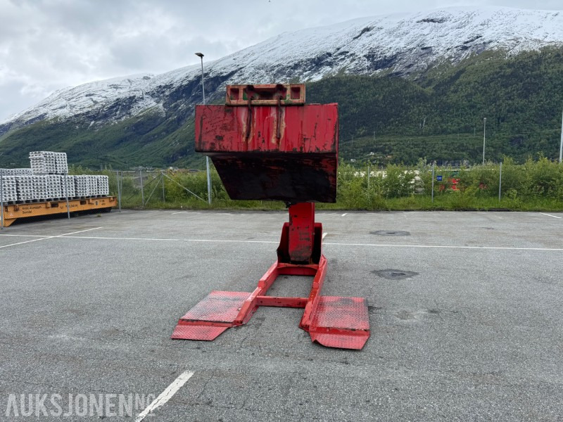 2004 Bollnäs verkstad - GN35 Svanehals for teminaltraktor - Dodatak za Građevinska mašina: slika 2 2004 Bollnäs verkstad - GN35 Svanehals for teminaltraktor - Dodatak za Građevinska mašina: slika 2