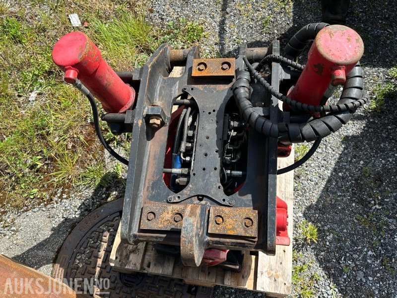 2007 Rototilt RT80 og B20 hurtigfeste - Dodatak za Građevinska mašina: slika 3 2007 Rototilt RT80 og B20 hurtigfeste - Dodatak za Građevinska mašina: slika 3