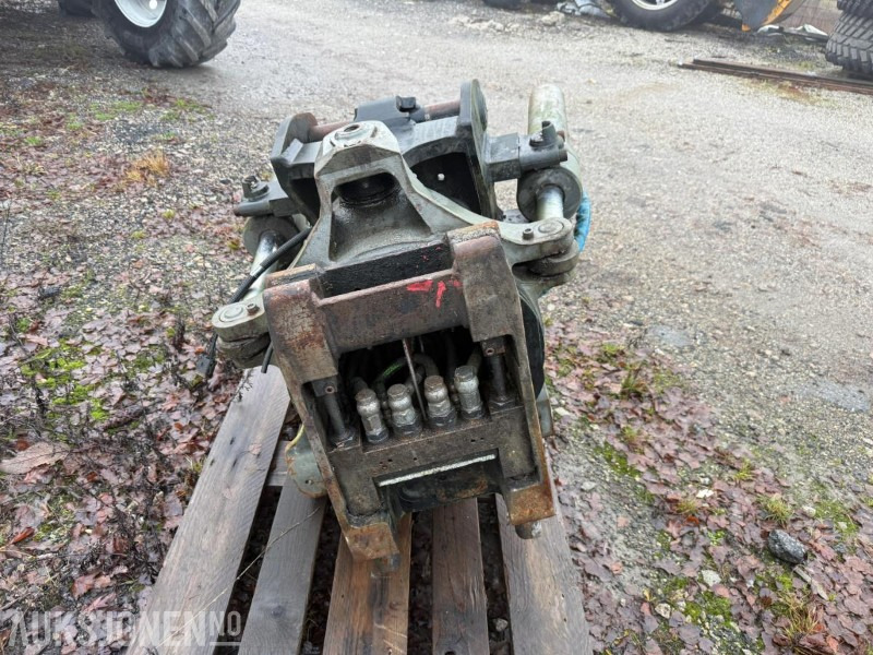 2013 OilQuick tiltrotator. - Dodatak za Građevinska mašina: slika 5 2013 OilQuick tiltrotator. - Dodatak za Građevinska mašina: slika 5