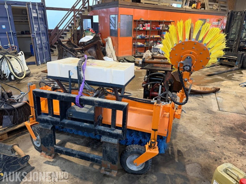 2013 Padagas feieaggregat med sidebørste og vanntank – 2013-modell - Dodatak za Građevinska mašina: slika 4 2013 Padagas feieaggregat med sidebørste og vanntank – 2013-modell - Dodatak za Građevinska mašina: slika 4