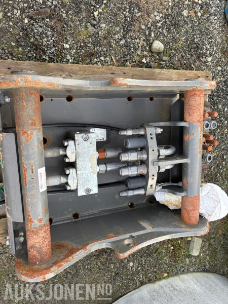 2021 OilQuick OQ80 - Dodatak za Građevinska mašina: slika 4 2021 OilQuick OQ80 - Dodatak za Građevinska mašina: slika 4