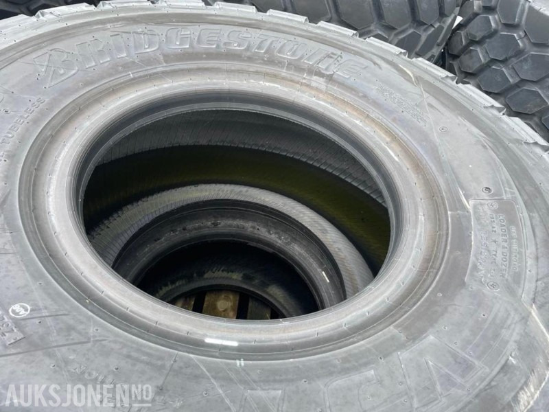 4 stk. NYE Bridgestone VJT 23,5/R 25 dekk - VOLVO L 110/120. - Dodatak za Građevinska mašina: slika 4 4 stk. NYE Bridgestone VJT 23,5/R 25 dekk - VOLVO L 110/120. - Dodatak za Građevinska mašina: slika 4