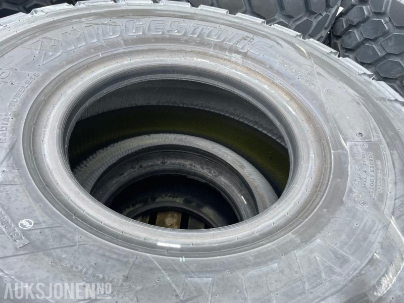 4 stk. NYE Bridgestone VJT 23,5/R 25 dekk - VOLVO L 110/120. - Dodatak za Građevinska mašina: slika 2 4 stk. NYE Bridgestone VJT 23,5/R 25 dekk - VOLVO L 110/120. - Dodatak za Građevinska mašina: slika 2
