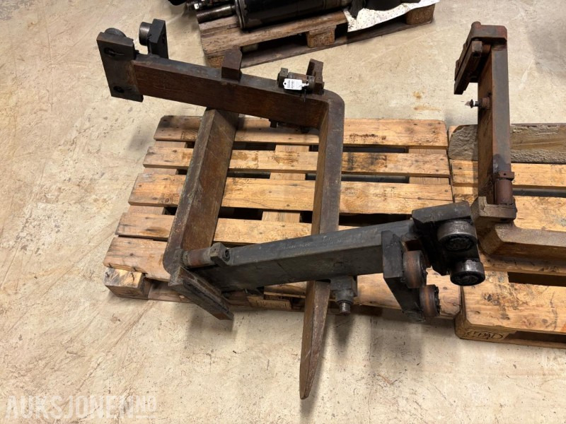 GAFFLER TIL KALMAR DCF 8T TRUCK - Dodatak za Građevinska mašina: slika 1 GAFFLER TIL KALMAR DCF 8T TRUCK - Dodatak za Građevinska mašina: slika 1