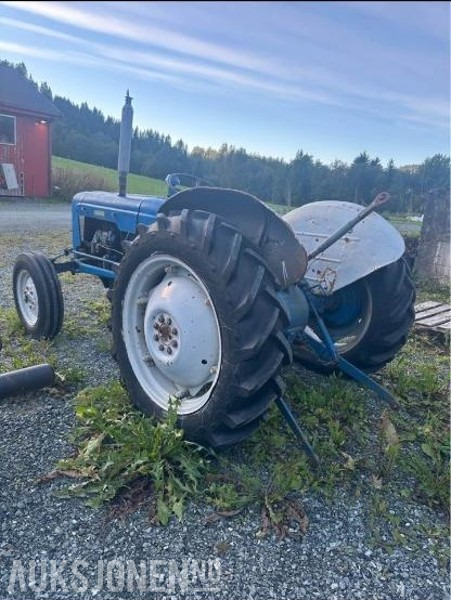 Ford dexta - Traktor: slika 4 Ford dexta - Traktor: slika 4