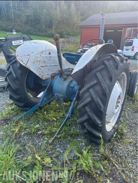 Ford dexta - Traktor: slika 5 Ford dexta - Traktor: slika 5