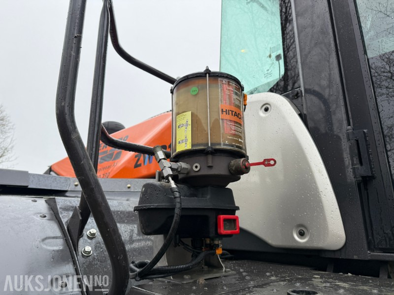 Bager Hitachi ZW 310-6 Lite timer etter alder - kun 4242t: slika 17