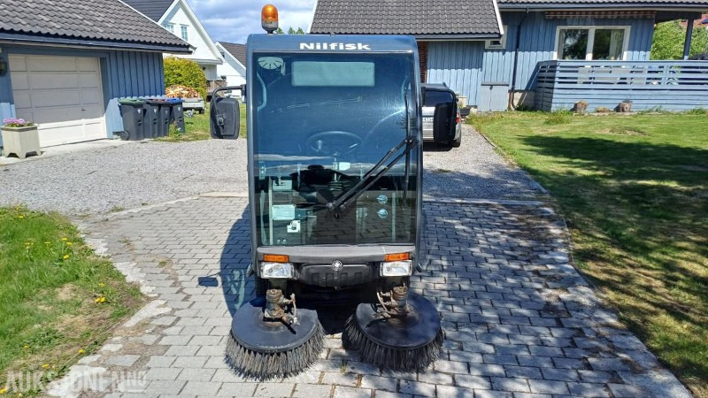 2009 Nilfisk RS 501 Feiemaskin - Industrijska oprema: slika 2 2009 Nilfisk RS 501 Feiemaskin - Industrijska oprema: slika 2