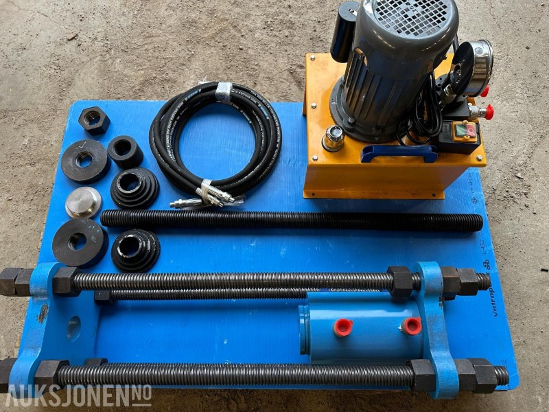 70 TONN HYDRAULISK PRESSE TIL BELTEBOLTER OG FORINGER 220V - Industrijska oprema: slika 1 70 TONN HYDRAULISK PRESSE TIL BELTEBOLTER OG FORINGER 220V - Industrijska oprema: slika 1
