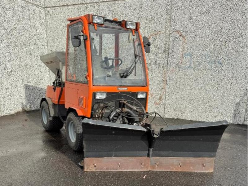 2002 Holder C240 Traktorregistrert redskapsbærer med 4x4 brøyteskjær og strøer - Korisno/ Posebno vozilo: slika 2 2002 Holder C240 Traktorregistrert redskapsbærer med 4x4 brøyteskjær og strøer - Korisno/ Posebno vozilo: slika 2