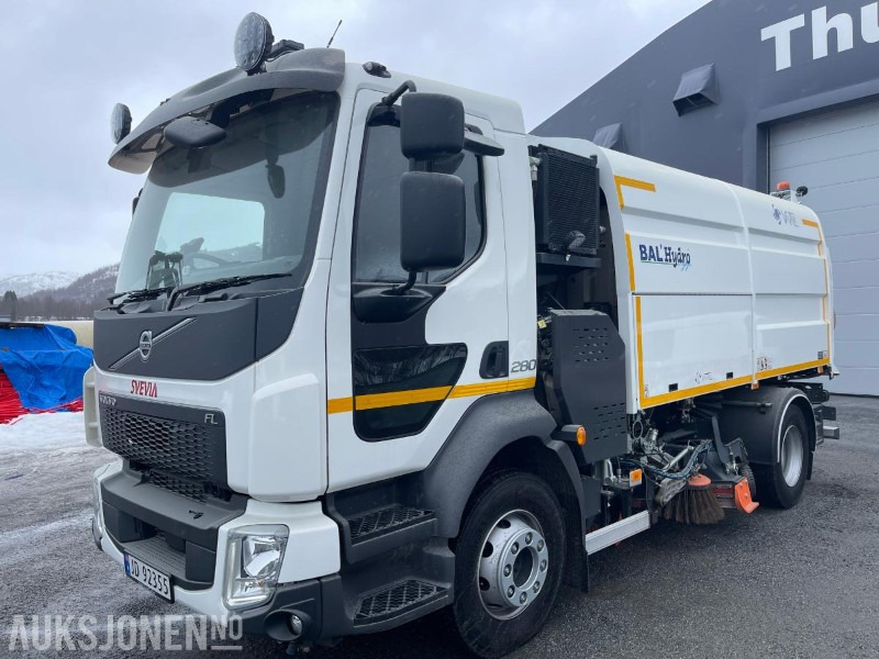 2023 Volvo FL 280 hk * BAL`Hydro Feiebil/Sweeper * Klar for sesongen * 2500 Km * Leveres med ny Eu kontroll * - Korisno/ Posebno vozilo: slika 1 2023 Volvo FL 280 hk * BAL`Hydro Feiebil/Sweeper * Klar for sesongen * 2500 Km * Leveres med ny Eu kontroll * - Korisno/ Posebno vozilo: slika 1