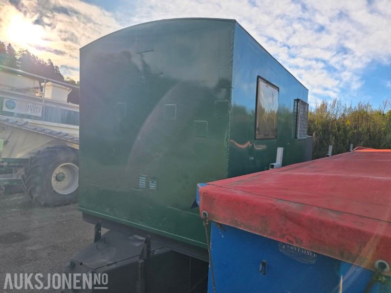 Mannskapsvogn med integrert 3000L Dieseltank og plattform - Prikolica sa zatvorenim sandukom: slika 3 Mannskapsvogn med integrert 3000L Dieseltank og plattform - Prikolica sa zatvorenim sandukom: slika 3