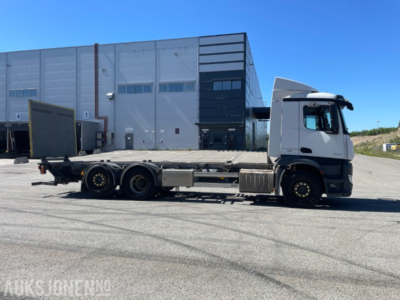 Mercedes-Benz Antos 2545 containerbil, baklem, euro 6, lav km - Kamion za prevoz kontejnera/ Kamion sa promenjivim sandukom: slika 3 Mercedes-Benz Antos 2545 containerbil, baklem, euro 6, lav km - Kamion za prevoz kontejnera/ Kamion sa promenjivim sandukom: slika 3