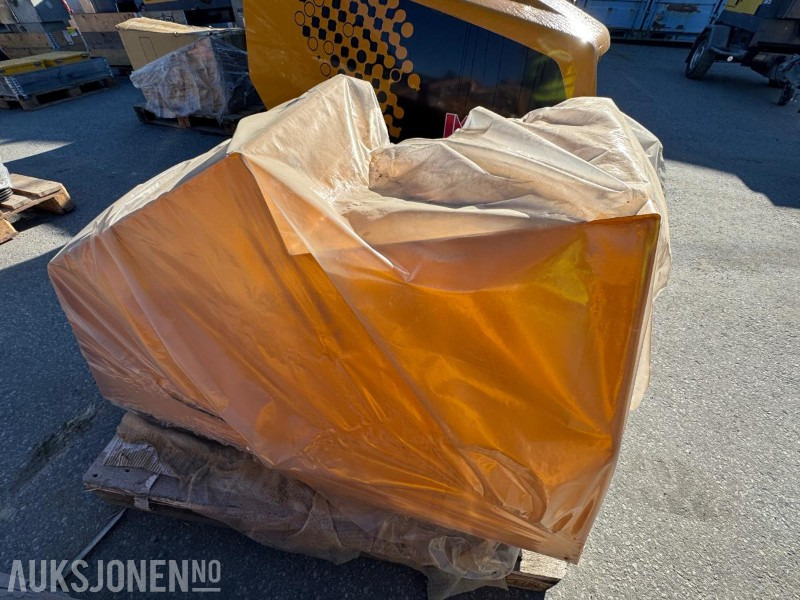 Moxy MT41 panser og side kasser med lokk. Moxy MT41 panser og side kasser med lokk.: slika 10 Moxy MT41 panser og side kasser med lokk. Moxy MT41 panser og side kasser med lokk.: slika 10