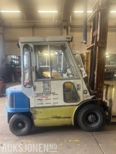 1984 Mitsubishi FD25 2.5 tonns dieseltruck med lukket førerhus - Oprema za rukovanje materijalima: slika 5 1984 Mitsubishi FD25 2.5 tonns dieseltruck med lukket førerhus - Oprema za rukovanje materijalima: slika 5