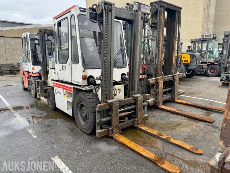 1989 Kalmar DB 4,5-500 Truck - Timer: 9600 - Oprema za rukovanje materijalima: slika 2 1989 Kalmar DB 4,5-500 Truck - Timer: 9600 - Oprema za rukovanje materijalima: slika 2