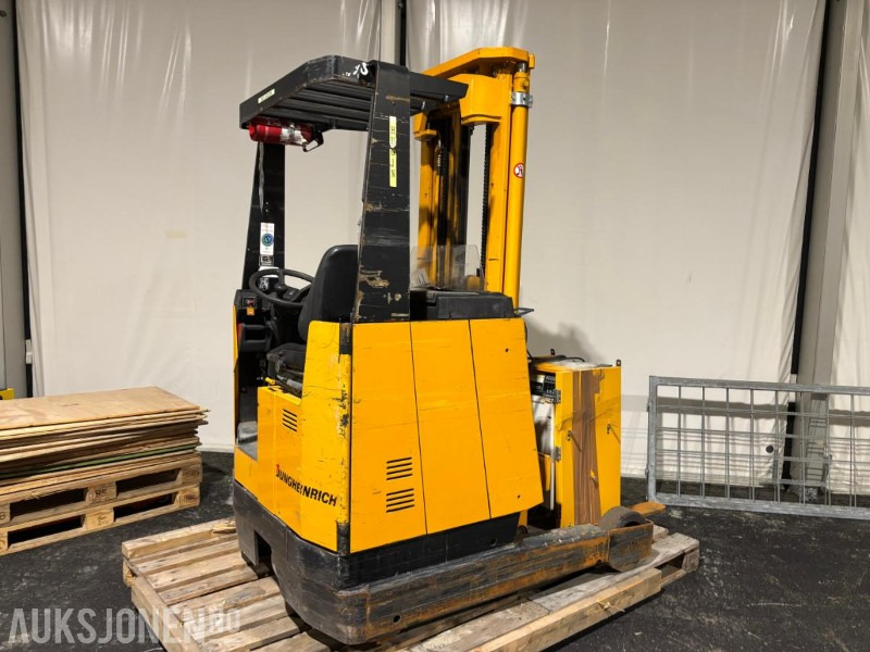 1990 Jungheinrich ETV A 13,5 Skyvemasttruck - Oprema za rukovanje materijalima: slika 1 1990 Jungheinrich ETV A 13,5 Skyvemasttruck - Oprema za rukovanje materijalima: slika 1