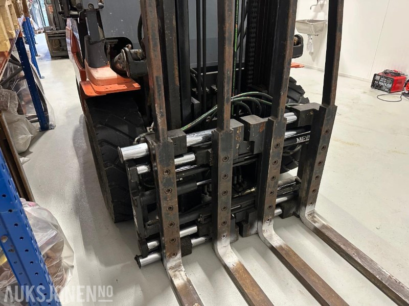 2008 Toyota 7FD40 gaffeltruck m/ Meyer gaffelspreder – 4,5 tonn kapasitet - Oprema za rukovanje materijalima: slika 5 2008 Toyota 7FD40 gaffeltruck m/ Meyer gaffelspreder – 4,5 tonn kapasitet - Oprema za rukovanje materijalima: slika 5