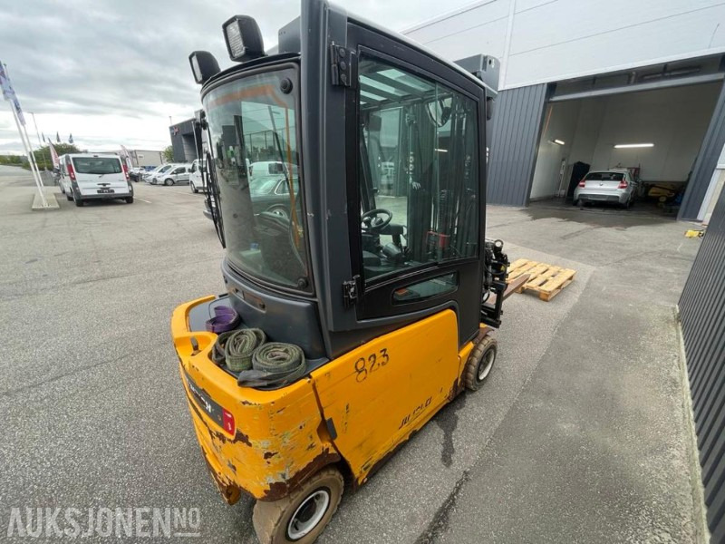 2012 Jungheinrich EFG 320 EL.Truck - Ravas vekt - 7 m. løftehøyde - 2 tonn løftekapasitet - 4812 timer. - Oprema za rukovanje materijalima: slika 4 2012 Jungheinrich EFG 320 EL.Truck - Ravas vekt - 7 m. løftehøyde - 2 tonn løftekapasitet - 4812 timer. - Oprema za rukovanje materijalima: slika 4