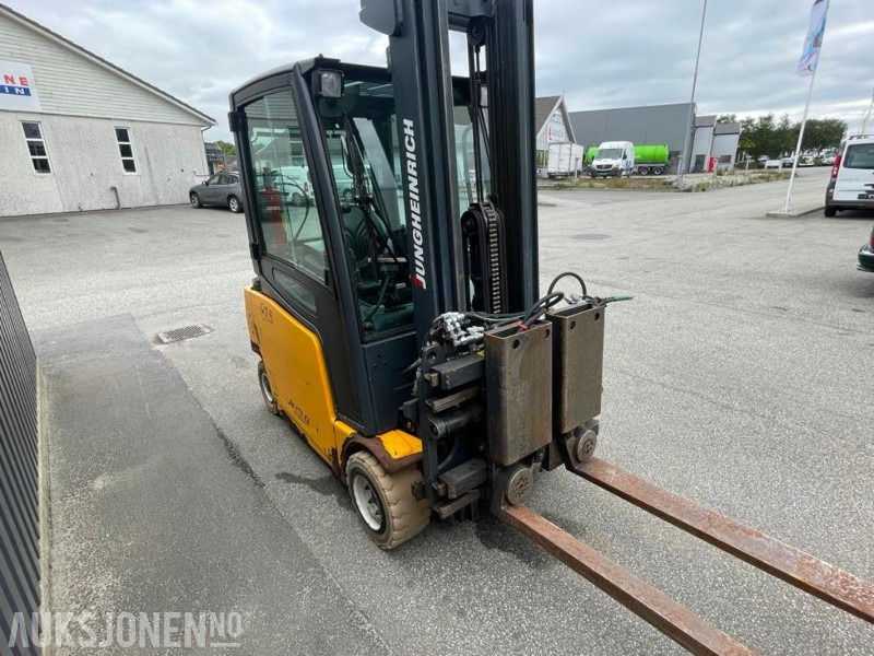 2012 Jungheinrich EFG 320 EL.Truck - Ravas vekt - 7 m. løftehøyde - 2 tonn løftekapasitet - 4812 timer. - Oprema za rukovanje materijalima: slika 5 2012 Jungheinrich EFG 320 EL.Truck - Ravas vekt - 7 m. løftehøyde - 2 tonn løftekapasitet - 4812 timer. - Oprema za rukovanje materijalima: slika 5
