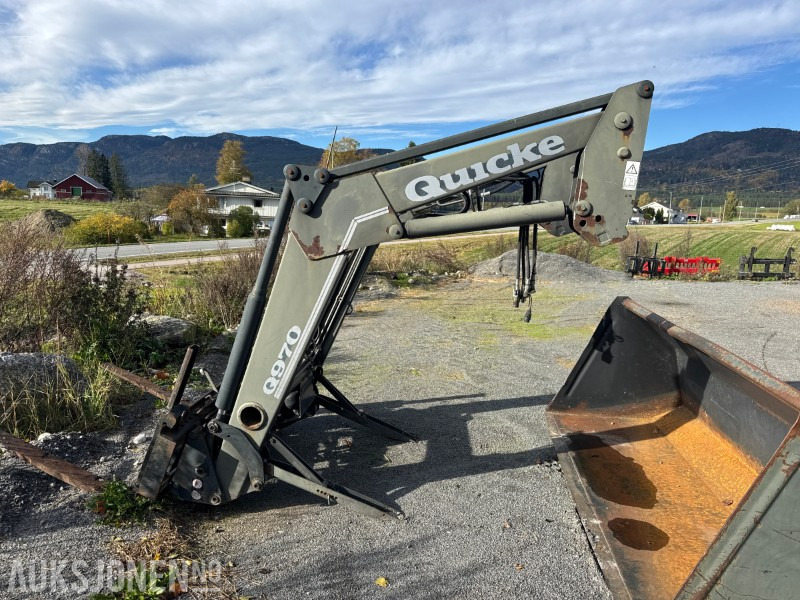 2003 Quicke UM Frontlaster for traktor - Poljoprivredna mašina: slika 2 2003 Quicke UM Frontlaster for traktor - Poljoprivredna mašina: slika 2