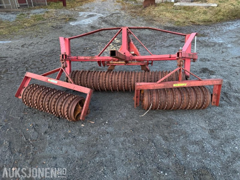 Åker rulle til traktor - Poljoprivredna mašina: slika 1 Åker rulle til traktor - Poljoprivredna mašina: slika 1