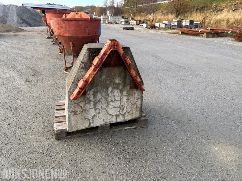 BETONGLODD TIL TRAKTOR - Poljoprivredna mašina: slika 1 BETONGLODD TIL TRAKTOR - Poljoprivredna mašina: slika 1