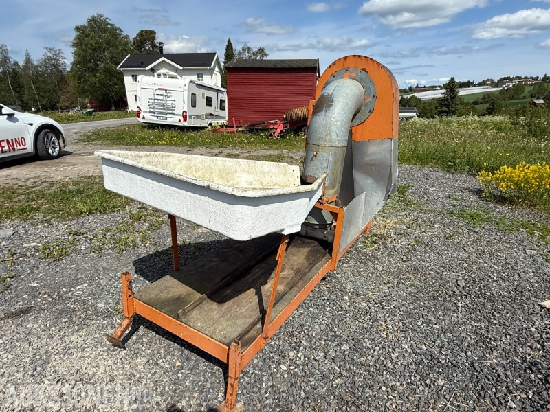 Bærrensker til traktor - brukt til solbær - Poljoprivredna mašina: slika 2 Bærrensker til traktor - brukt til solbær - Poljoprivredna mašina: slika 2