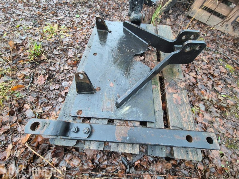 Brøyteplate / brøytefeste og landbruksdrag til JCB 7230 - Poljoprivredna mašina: slika 2 Brøyteplate / brøytefeste og landbruksdrag til JCB 7230 - Poljoprivredna mašina: slika 2